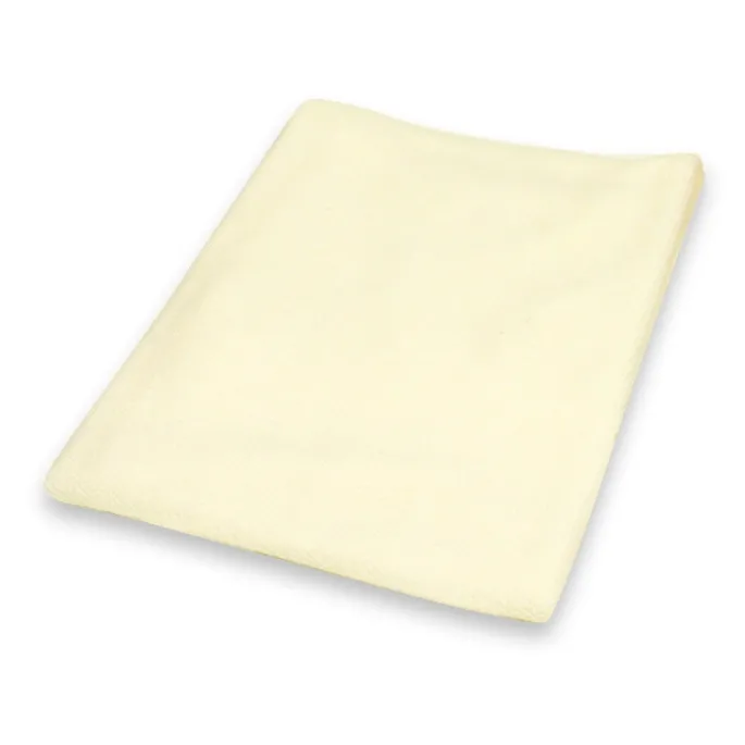 Stylowy otulacz bambusowy w odcieniu ecru, zapewniający komfort maluchowi.