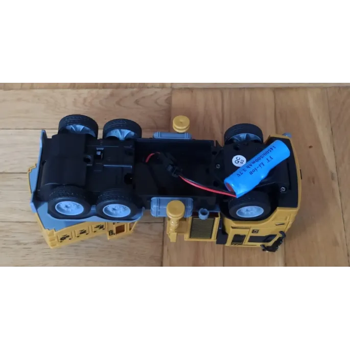 Dźwig z podnoszonym ramieniem