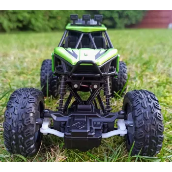 Zdalnie sterowany Monster Truck 1:18 w dynamicznym ujęciu