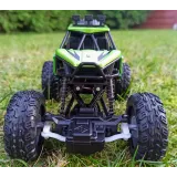 Zdalnie sterowany Monster Truck 1:18 w dynamicznym ujęciu