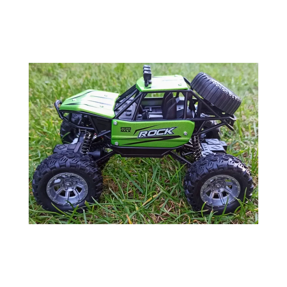 Pojazd terenowy RC z amortyzatorami i wytrzymałą obudową