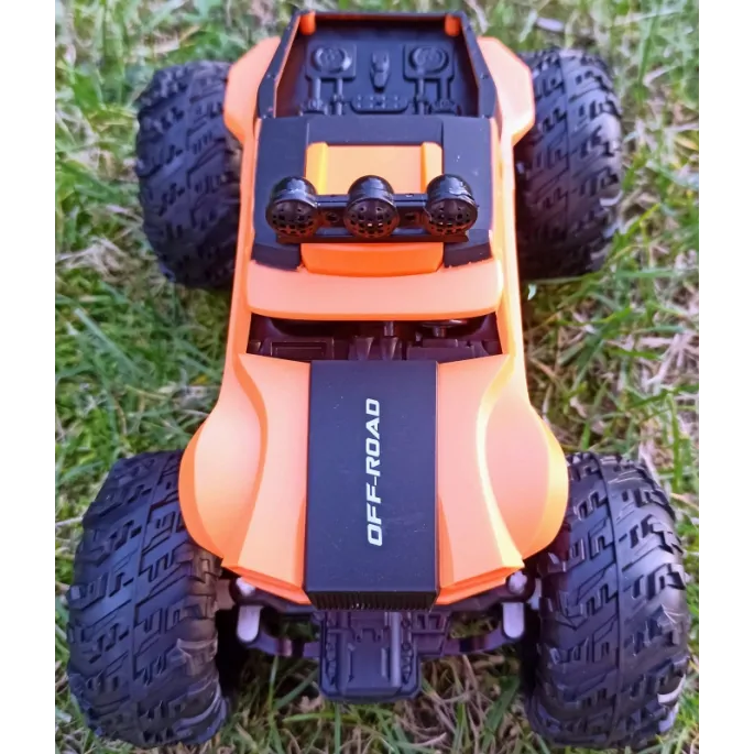 Dinód LED na dachu RC samochodu - efektowna jazda nocą.