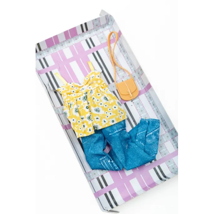 Kolorowe ciuszki dla lalek na każdą okazję