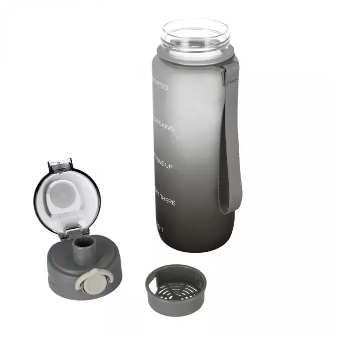 Bezpieczny bidon wykonany z materiału Tritan, BPA free.