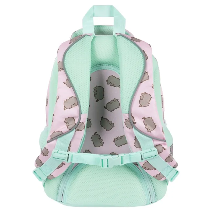 Stylowy plecak szkolny Pusheen wykonany z wodoodpornych materiałów.