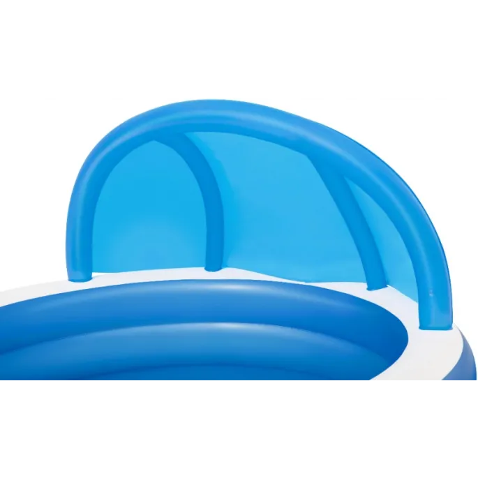 Duży basen dla dzieci i dorosłych na lato.