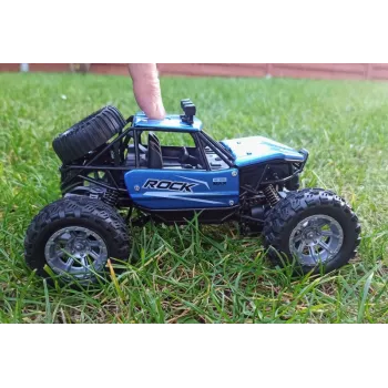 Metalowa konstrukcja autka RC z amortyzatorami do zabawy na dworze