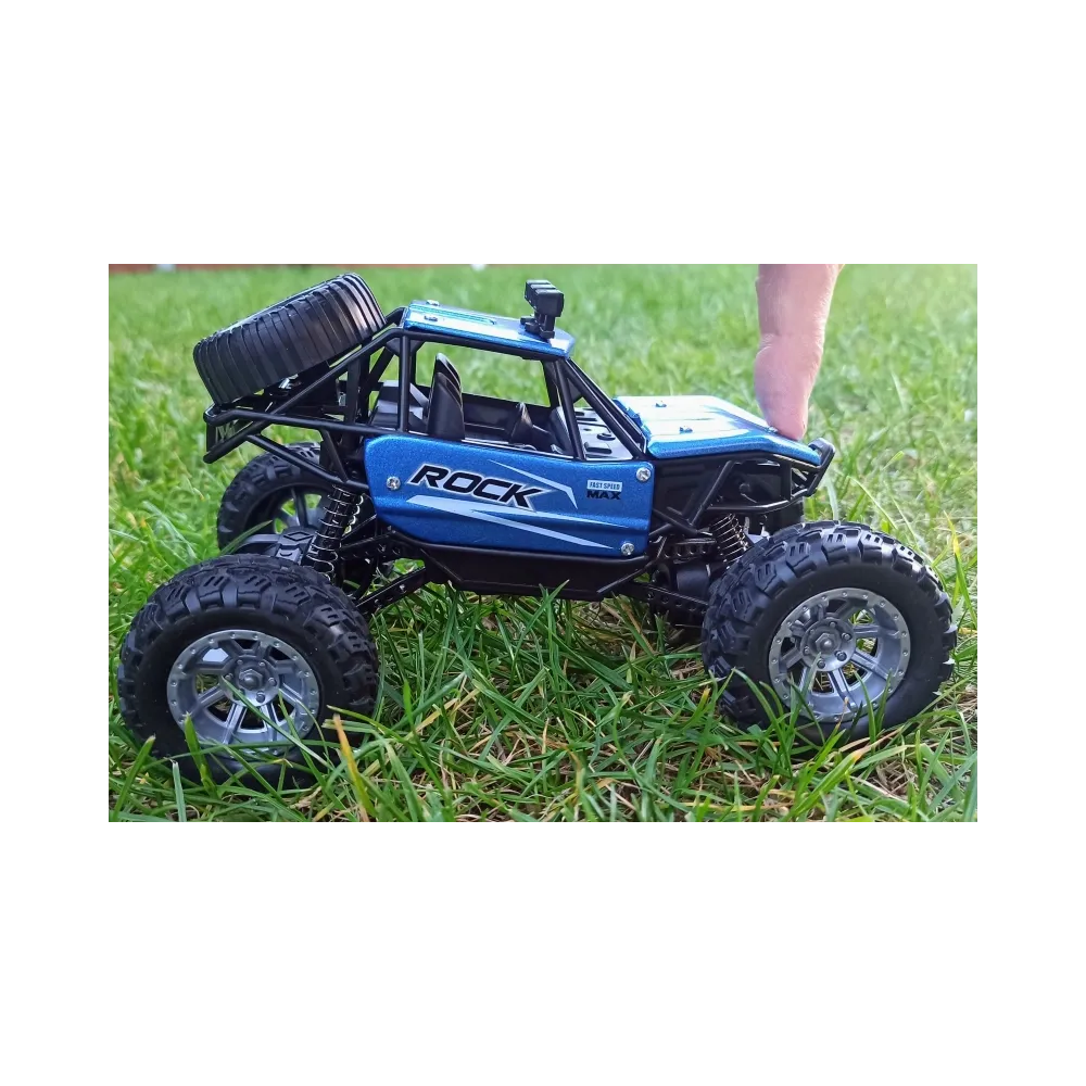 Widok pojazdu RC Monster Truck z diodami LED podczas jazdy