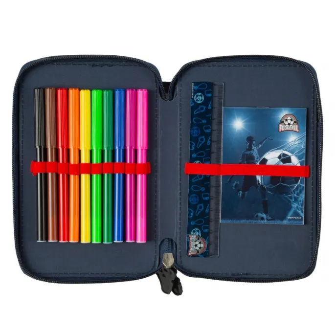 Stylowy piórnik na przybory szkolne z piłkarskim wzorem