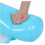 Dmuchany materac do relaksu na wodzie w letnie dni