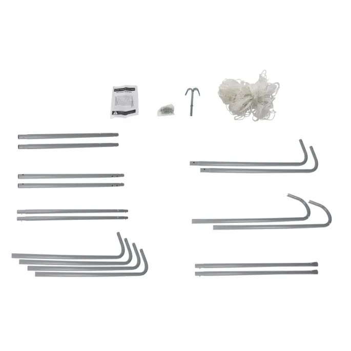 Zestaw bramki do piłki nożnej z siatką i elementami mocującymi.