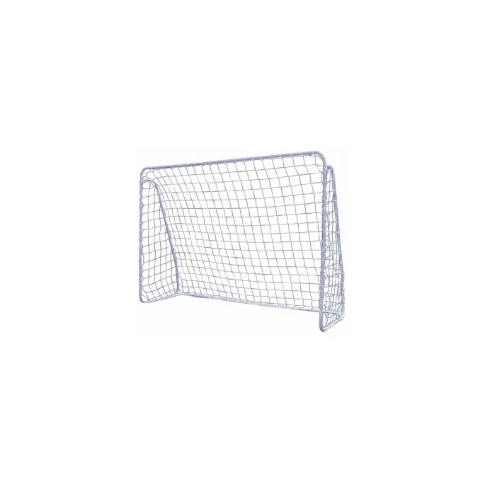 Bramka do piłki nożnej w ogrodzie