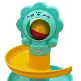 Zabawa z kulkami rozwijająca zdolności manualne