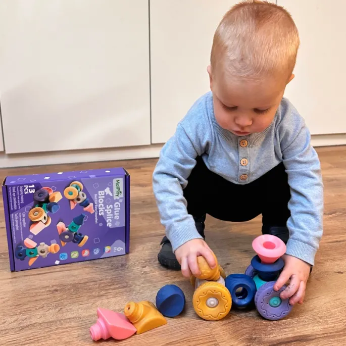 Kolorowe klocki konstrukcyjne rozwijające zdolności dziecka