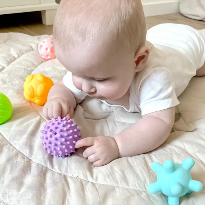 Edukacyjne klocki rozwijające motorykę i zmysły dziecka