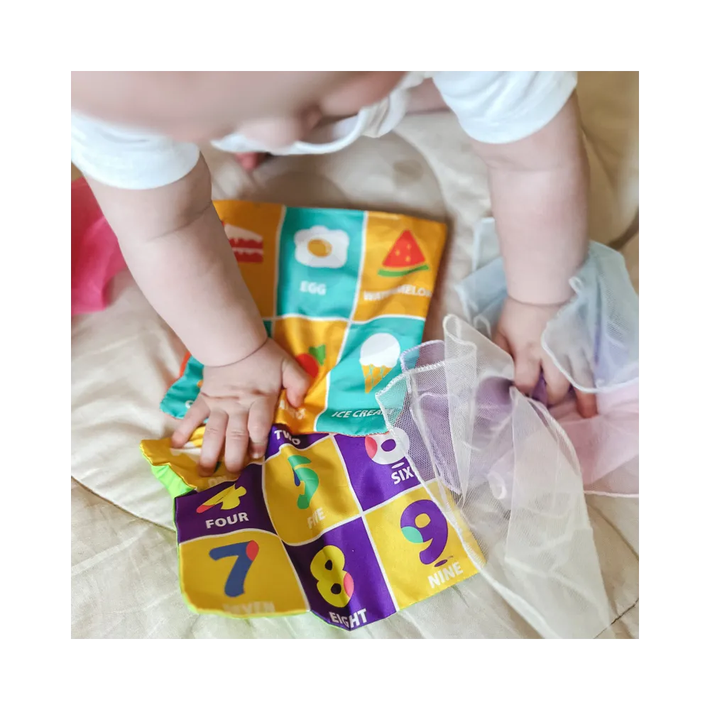 WOOPIE BABY Zabawka Edukacyjna Sensoryczna Pudełeczko Chusteczek