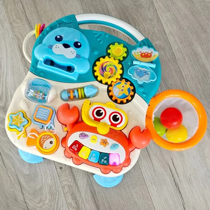 Wielofunkcyjny jeździk rozwijający zdolności dziecka