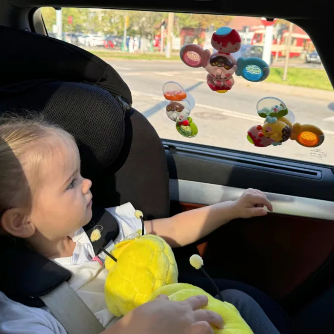 Zabawka dla dzieci z przyssawkami do łatwego mocowania