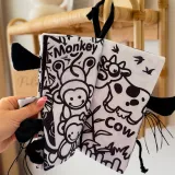 Czarno-białe ilustracje wspierające rozwój zmysłów