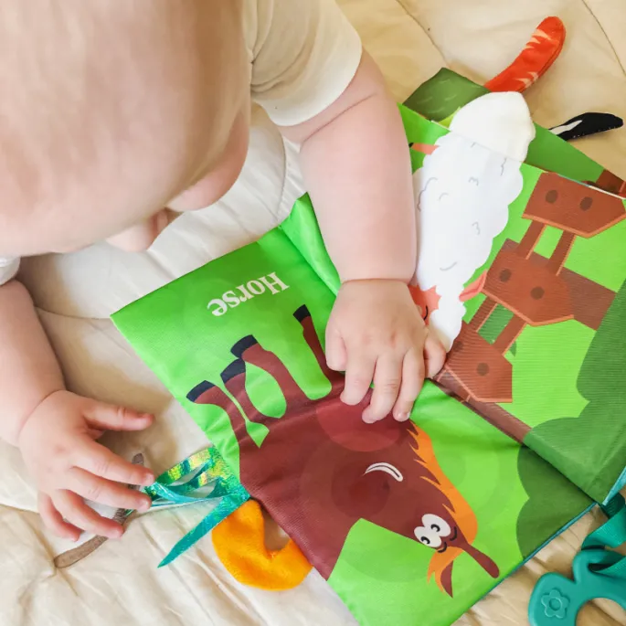 Miękka książeczka z ogonkami, rozwijająca koordynację ruchową