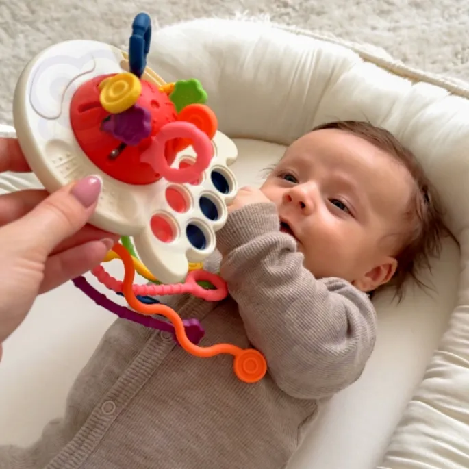 Wielofunkcyjny gryzak wspierający rozwój motoryczny dziecka