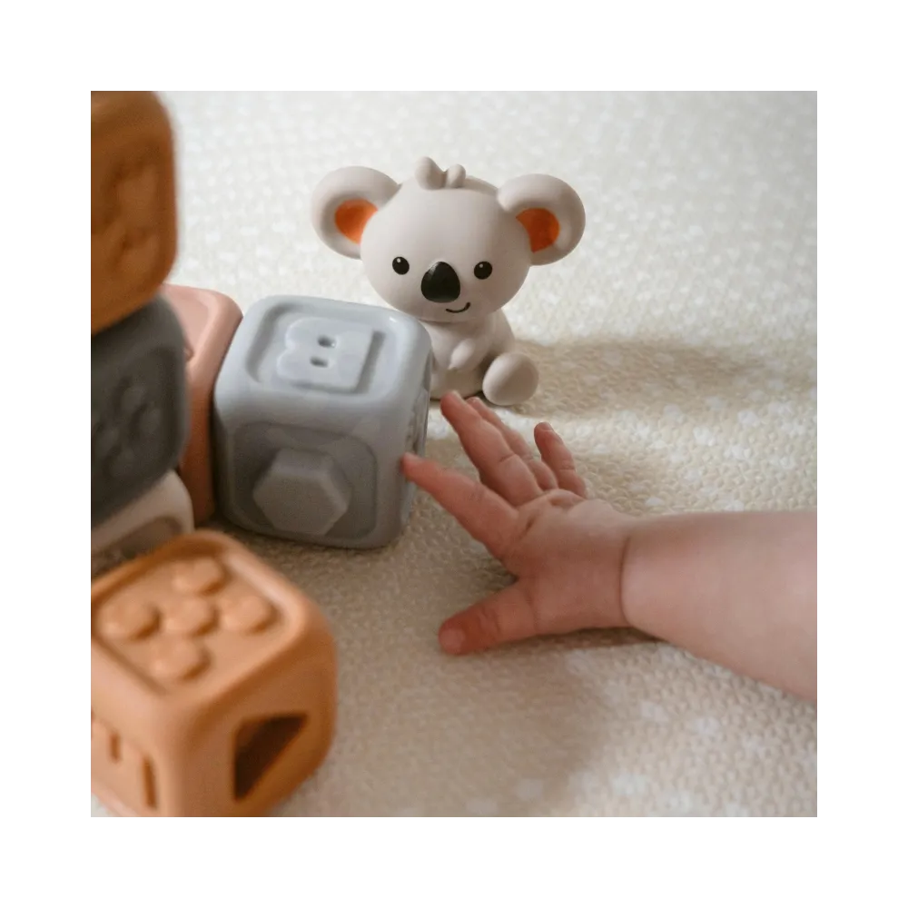 Piramidka edukacyjna z dźwiękiem - zabawa w wodzie