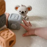 Piramidka edukacyjna z dźwiękiem - zabawa w wodzie