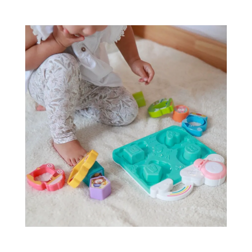 Zróżnicowane kształty w interaktywnej układance WOOPIE