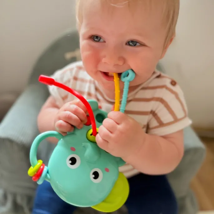 Bezpieczny gryzak Słonik dla maluszków z ruchomymi elementami