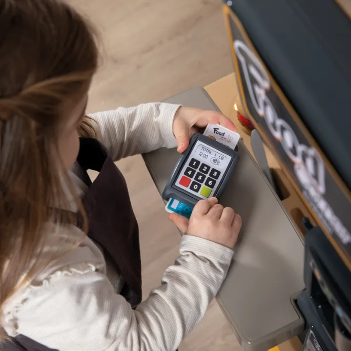 Mały szef kuchni w akcji z zestawem SMOBY 2w1