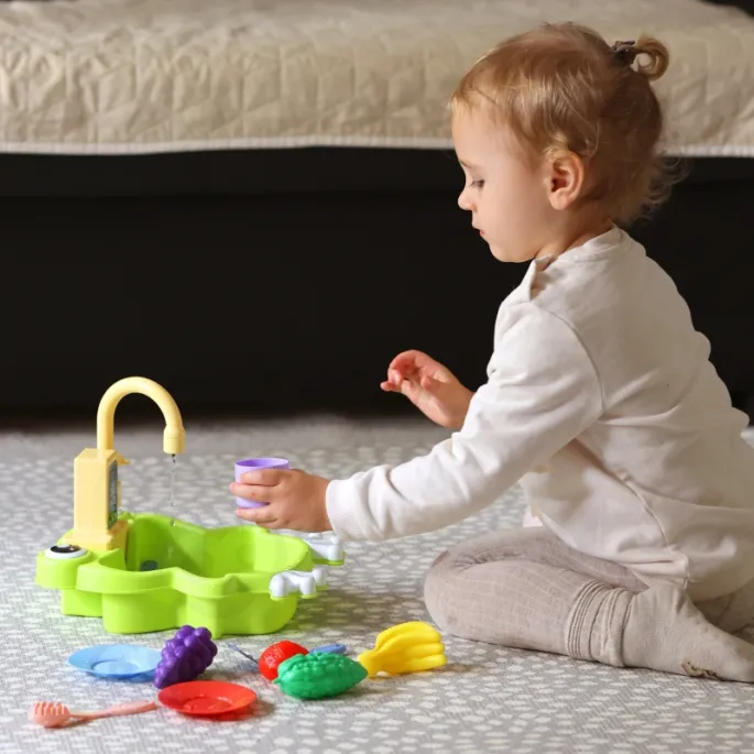 Funkcjonalny zlewozmywak do zabawy