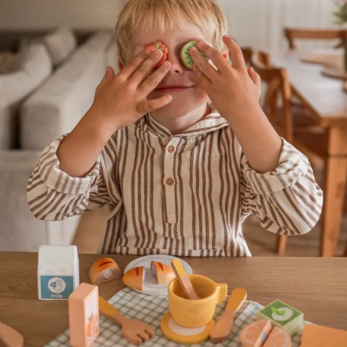 Zestaw do picia z filiżankami i kartonikami napojów