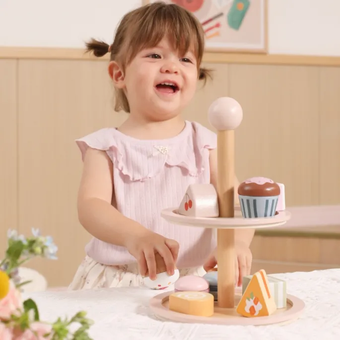 Drewniana patera na ciasto z nietoksycznych materiałów