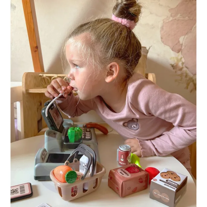 Interaktywna kasa z wagą i mikrofonem