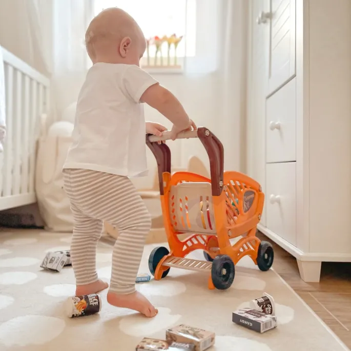 Dziecięcy wózek na zakupy z trwałego materiału