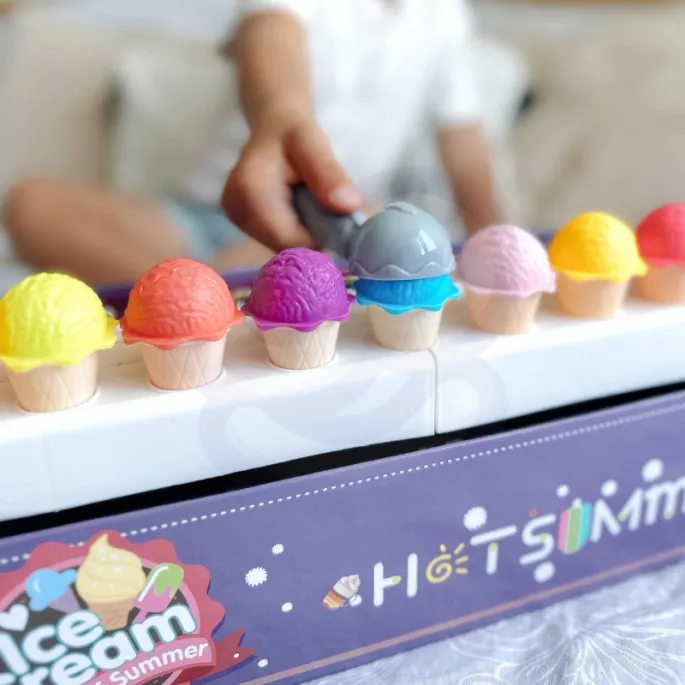 Świetny zestaw dla małych sprzedawców lodów - Lodziarnia WOOPIE.