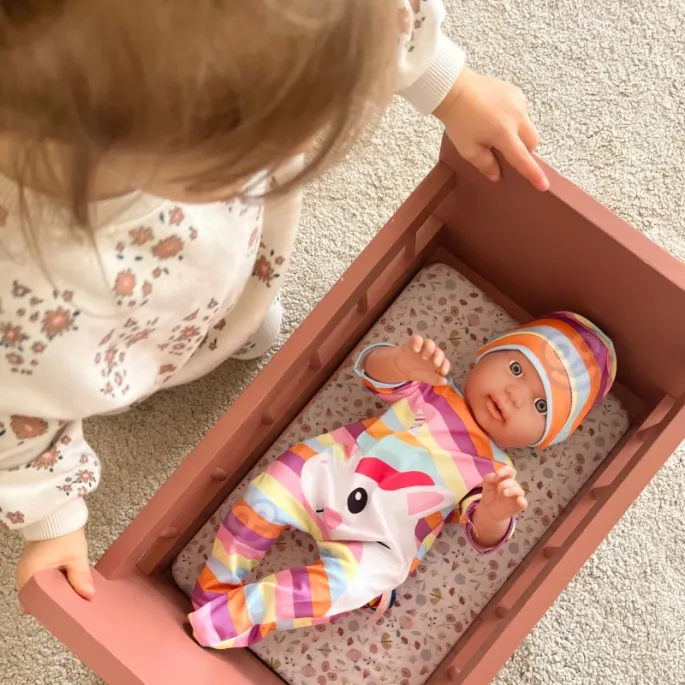 Praktyczny wieszak do przechowywania ubrań dla lalek