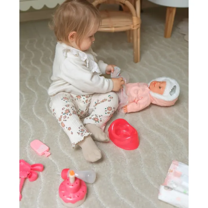 Lalka Mała Zosia z tortem urodzinowym i butelką