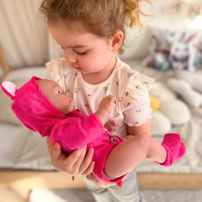 Bezpieczna lalka do zabawy dla najmłodszych