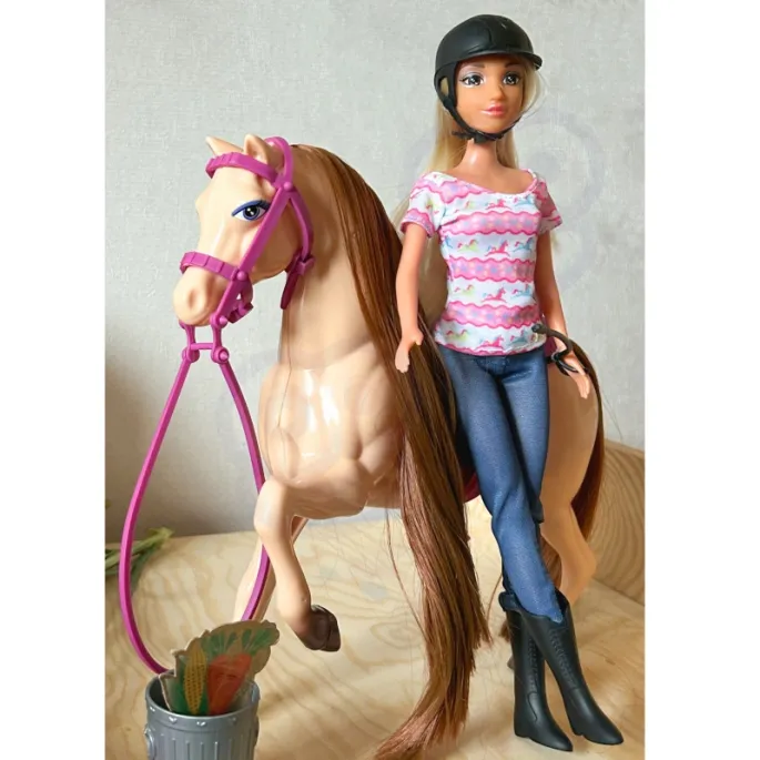 Akcesoria jeździeckie w zestawie z lalką