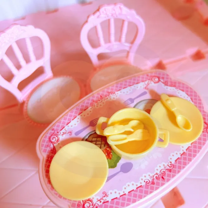 Bezpieczne materiały i łatwa aranżacja mebli.