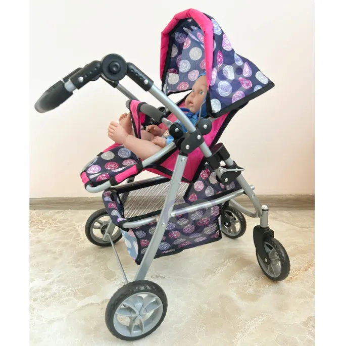 Składany daszek chroni lalki przed słońcem w wózku