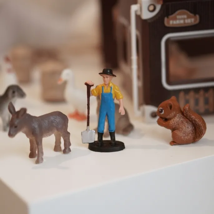 Zagroda i stajnia do zbudowania przez dzieci