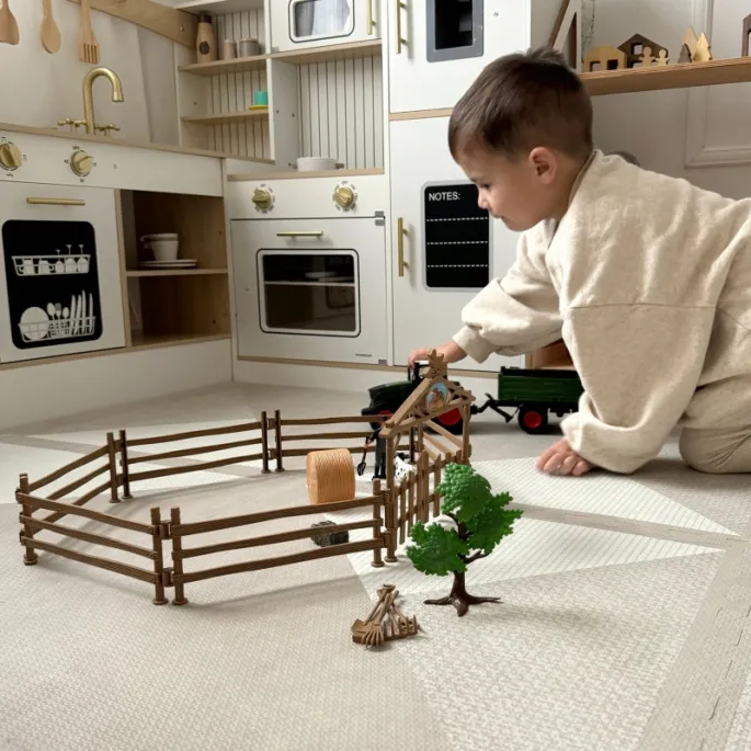 Detale traktora w zestawie mini farmy