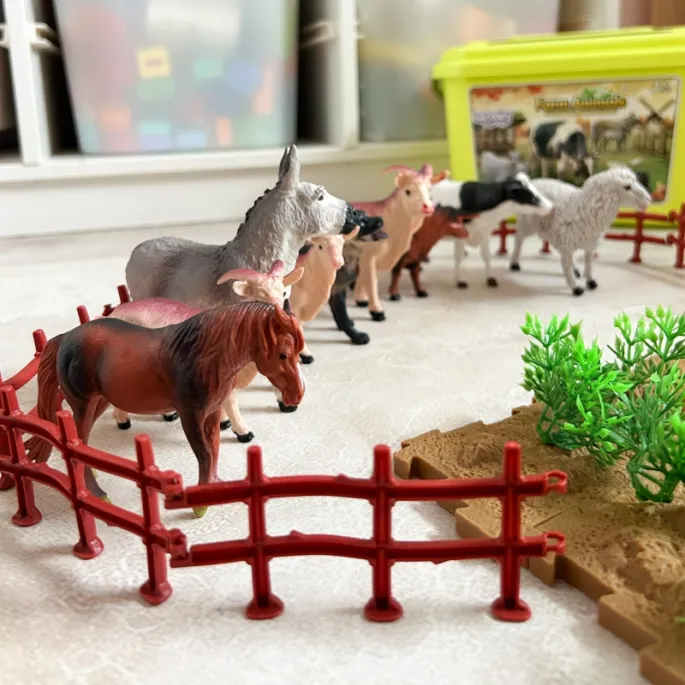 Farma z figurkami - zestaw dla małych odkrywców