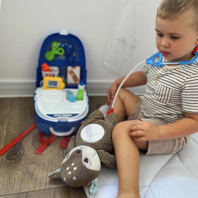 Funkcjonalny plecak z akcesoriami lekarskimi