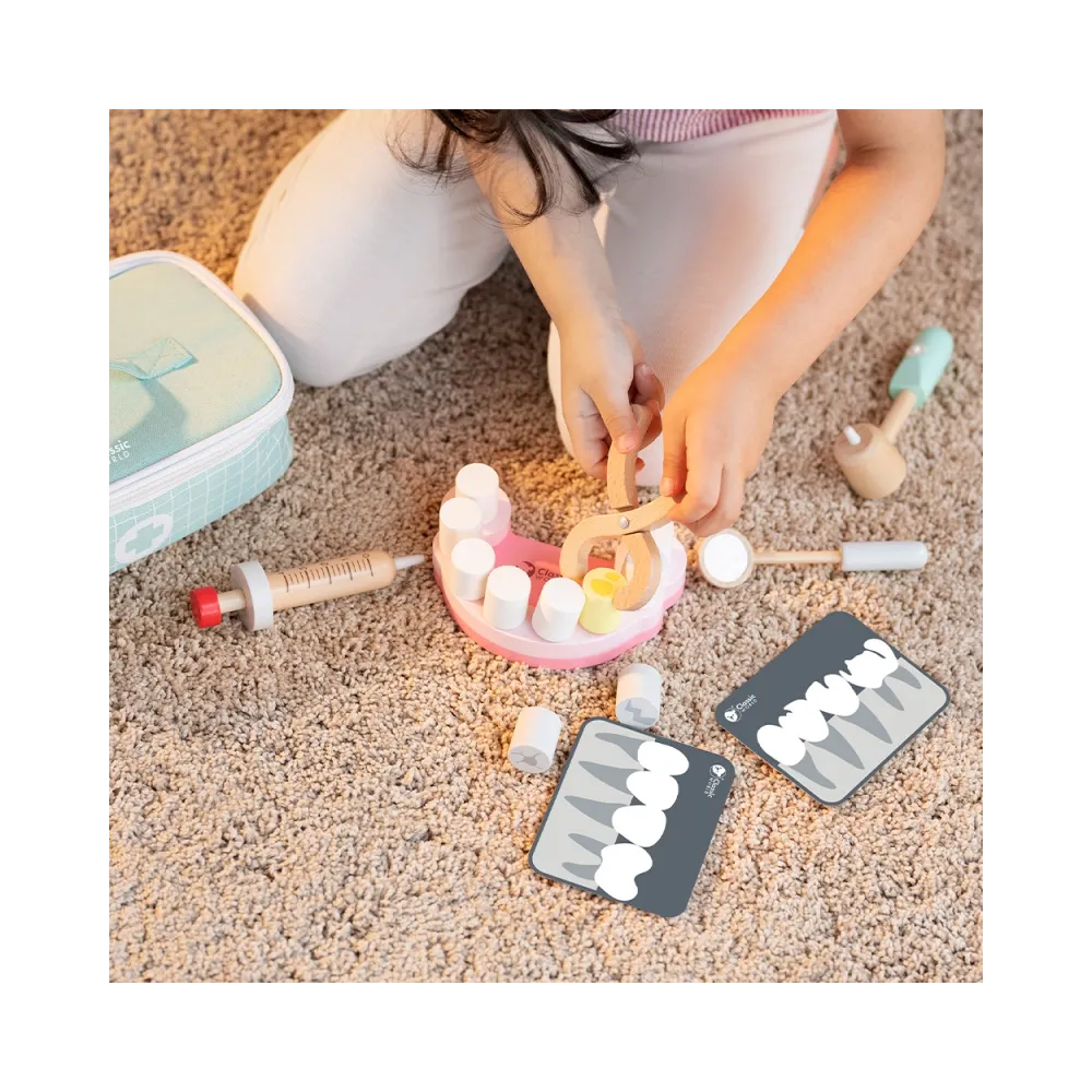 CLASSIC WORLD Zestaw Małego Dentysty Walizka Lekarza 18 el.