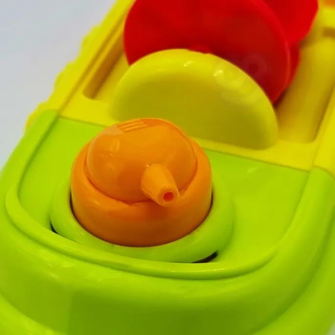 Ruchome elementy zabawki wodnej w akcji