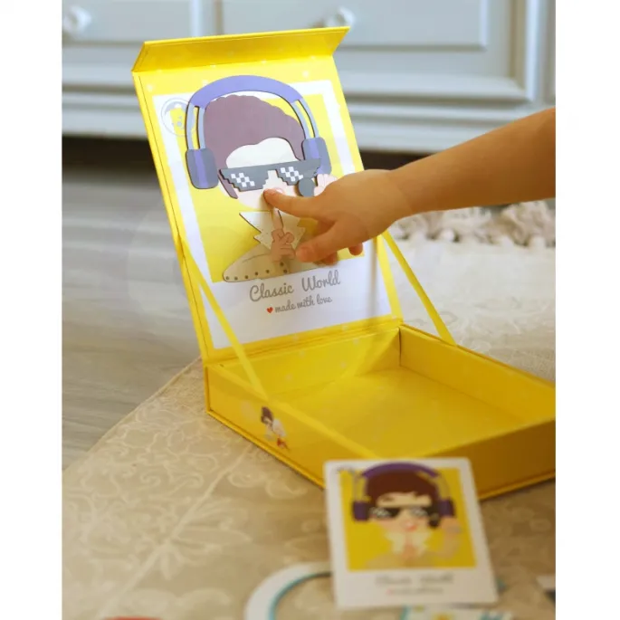 Zabawka rozwijająca kreatywność dzieci w tematyce mody.