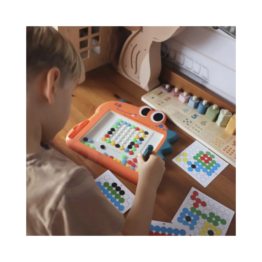 zestaw kreatywny do tworzenia wzorów i mozaik przez dzieci